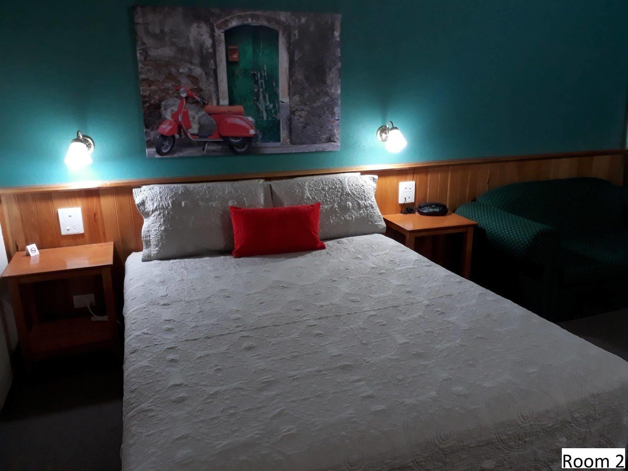 Moe Motor Inn - Contactless 24 Hour Checkinn Available Exteriér fotografie