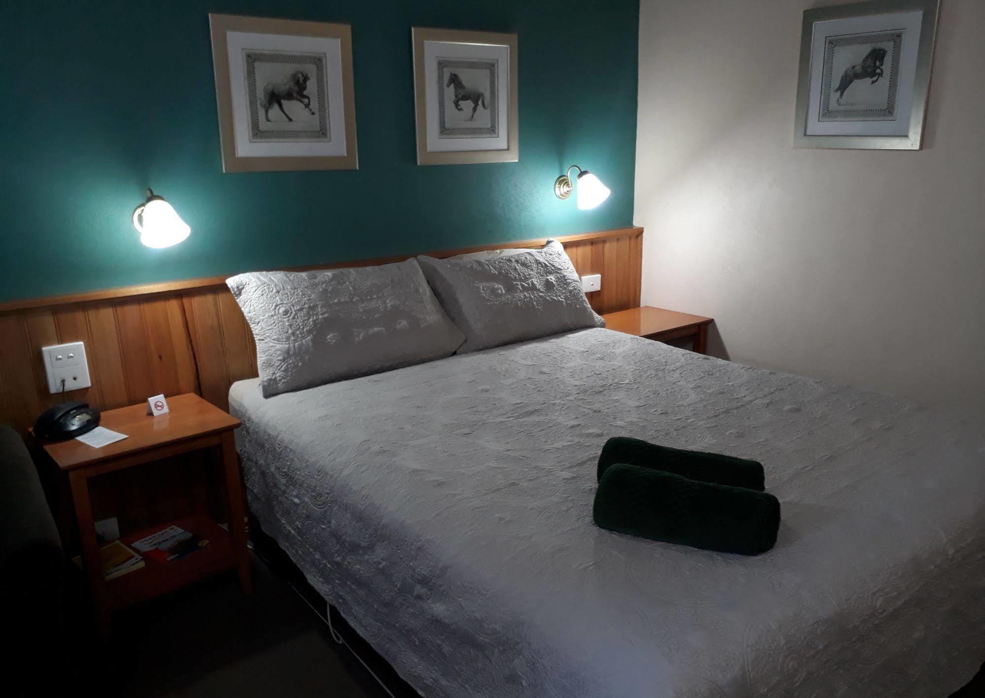 Moe Motor Inn - Contactless 24 Hour Checkinn Available Exteriér fotografie